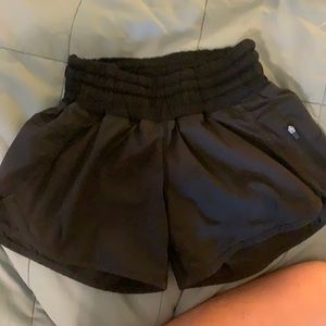 Lululemon tracker short sz 4 black